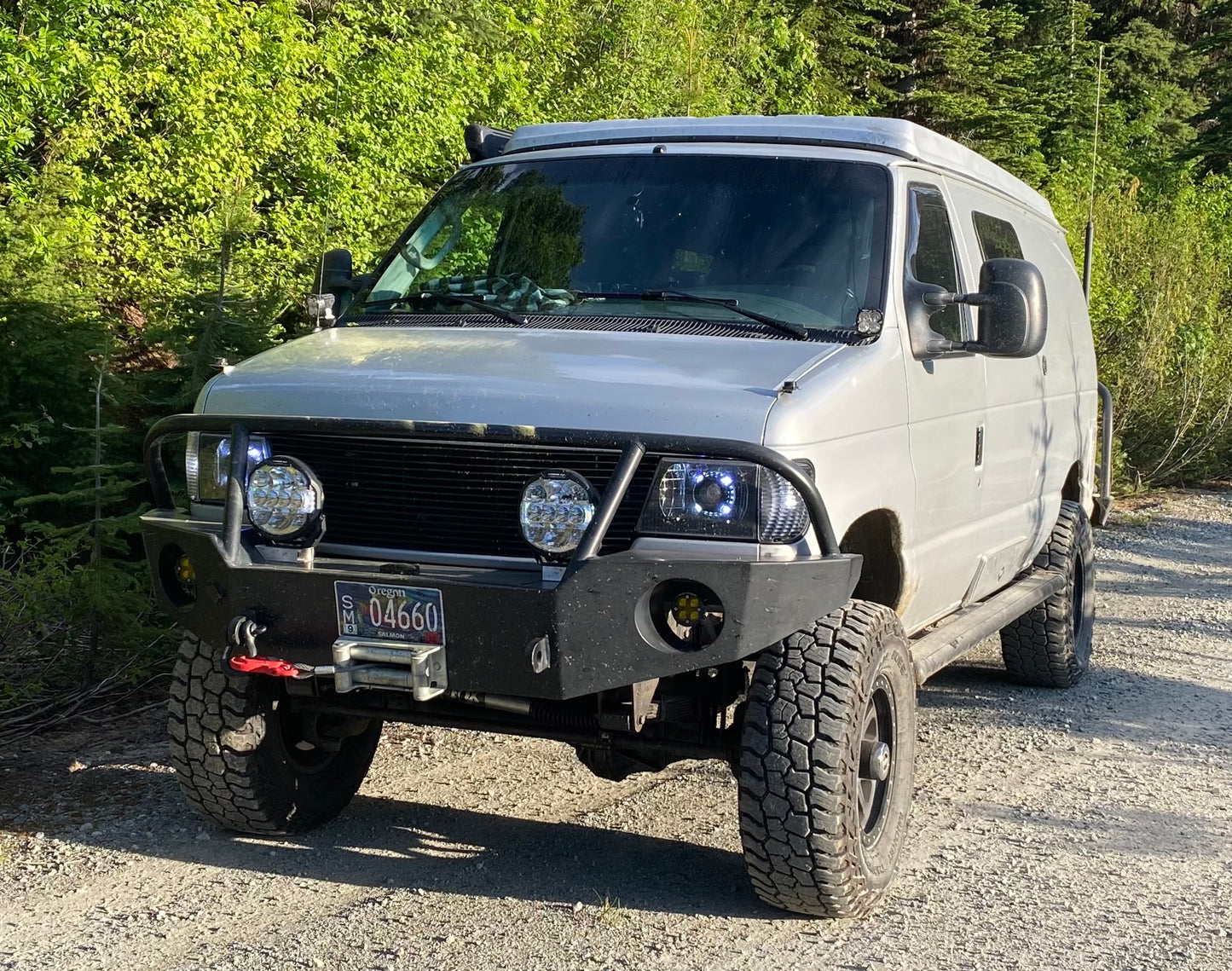 2006 FORD E-350 4x4 by Sportsmobile