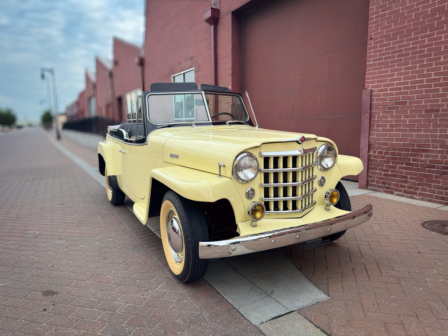 1950 Willys Jeepster V6