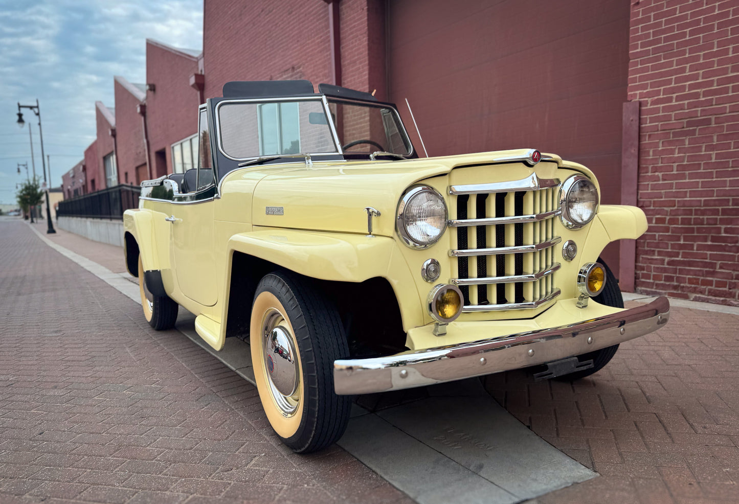1950 Willys Jeepster V6