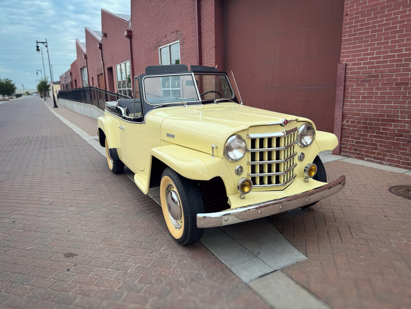 1950 Willys Jeepster V6