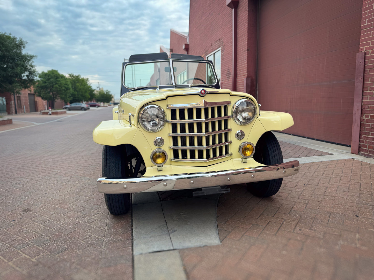 1950 Willys Jeepster V6