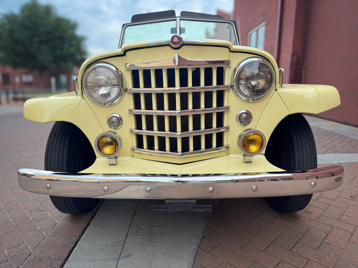 1950 Willys Jeepster V6