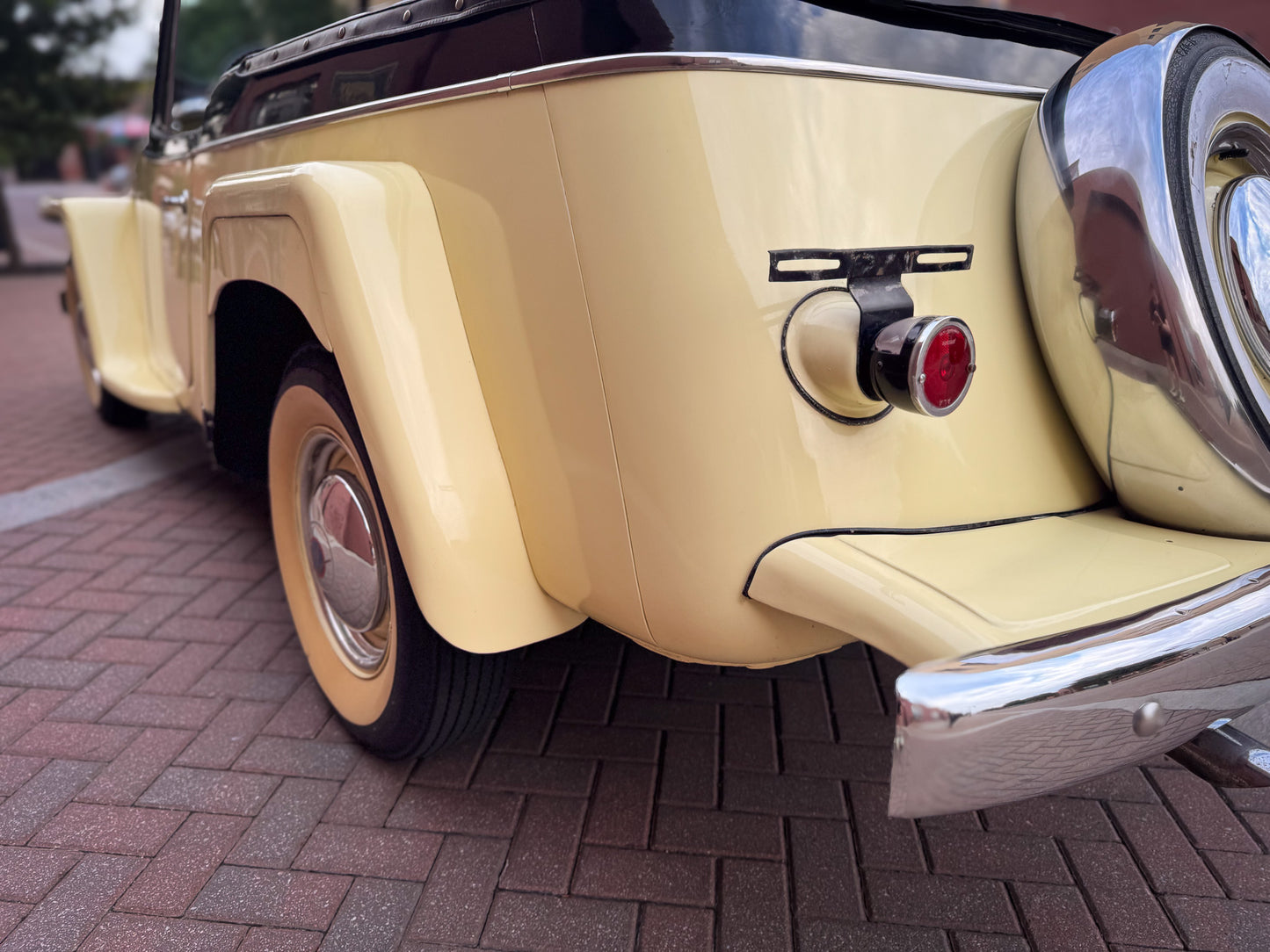 1950 Willys Jeepster V6
