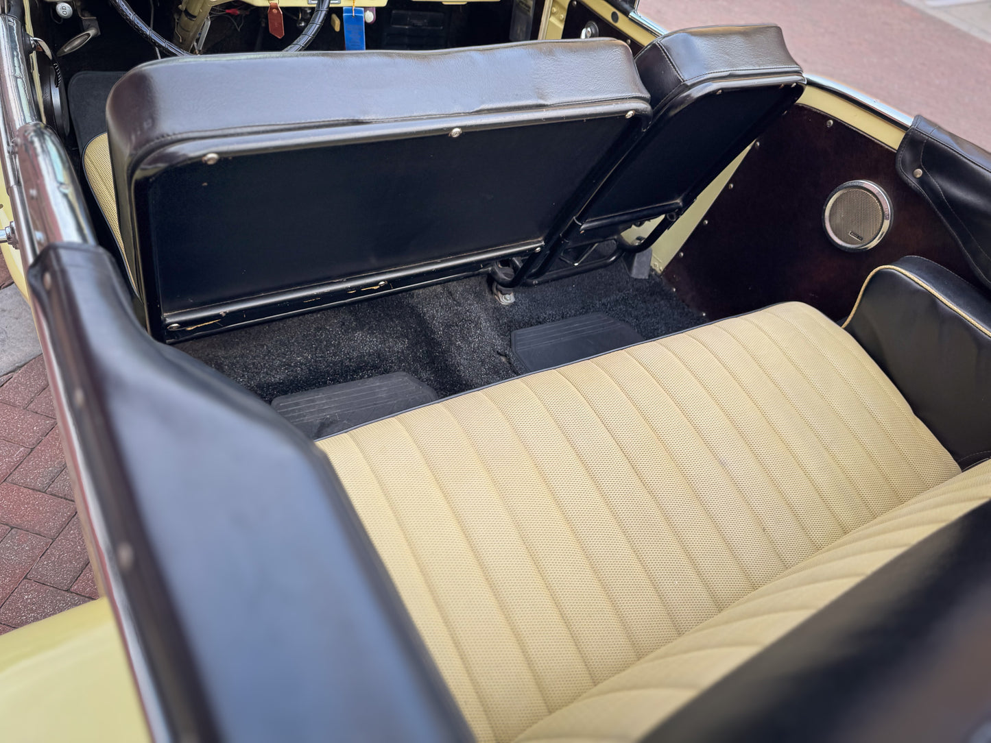 1950 Willys Jeepster V6