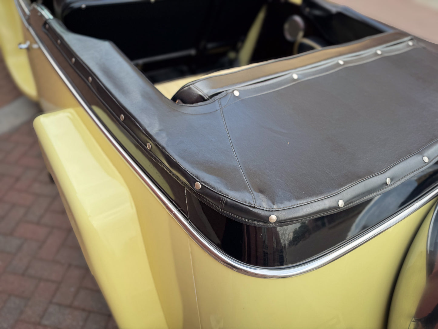 1950 Willys Jeepster V6