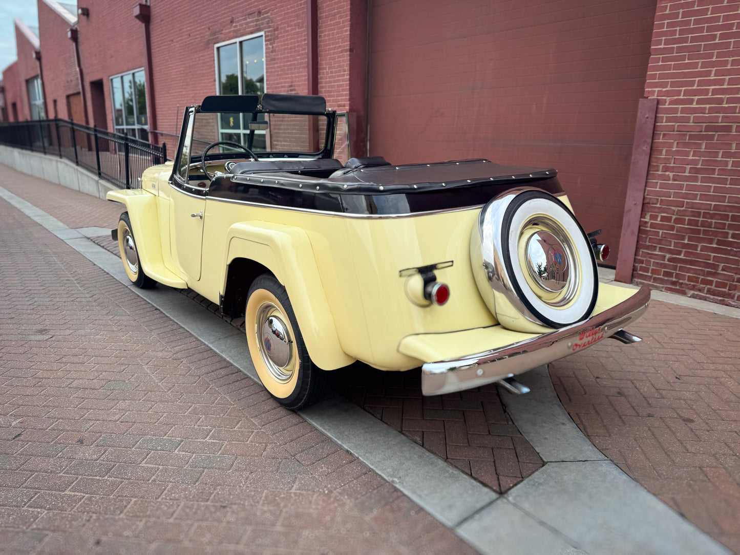 1950 Willys Jeepster V6