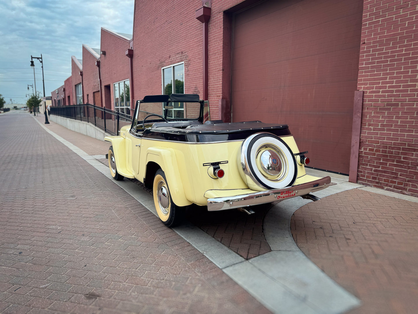 1950 Willys Jeepster V6