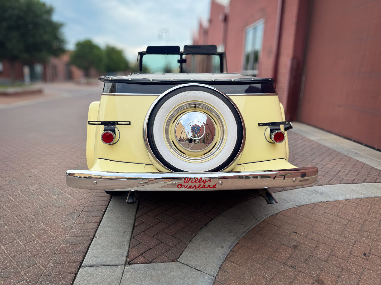 1950 Willys Jeepster V6