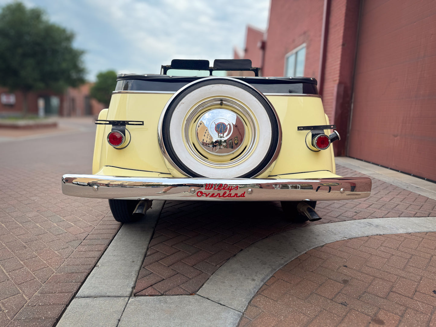 1950 Willys Jeepster V6