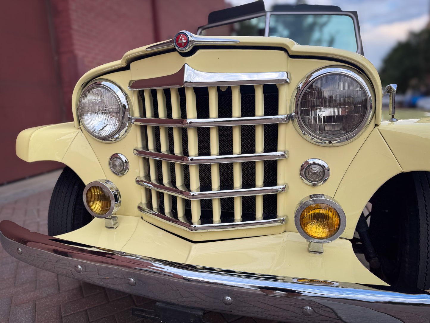 1950 Willys Jeepster V6