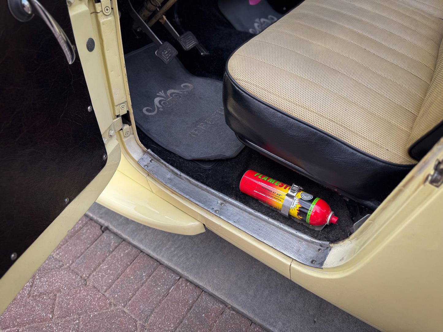 1950 Willys Jeepster V6