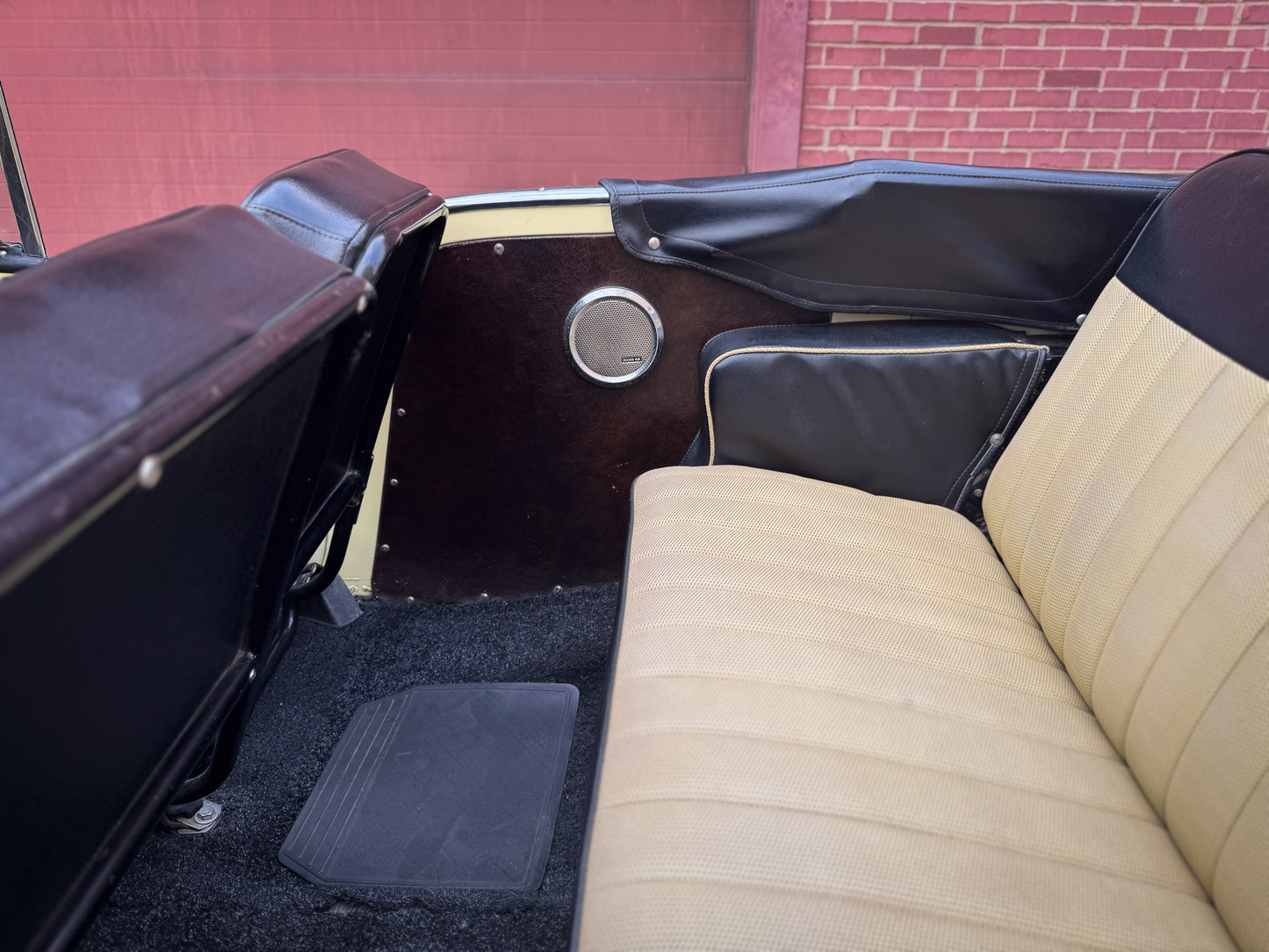 1950 Willys Jeepster V6